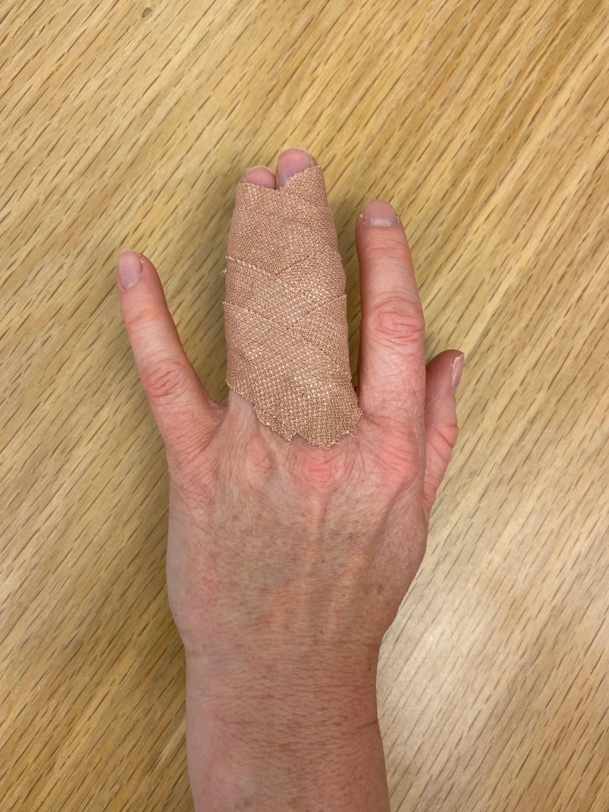 A hand with a thumb up