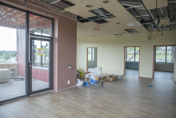 Et rom med tregulv og tregulv med tregulv og tregulv med tregulv