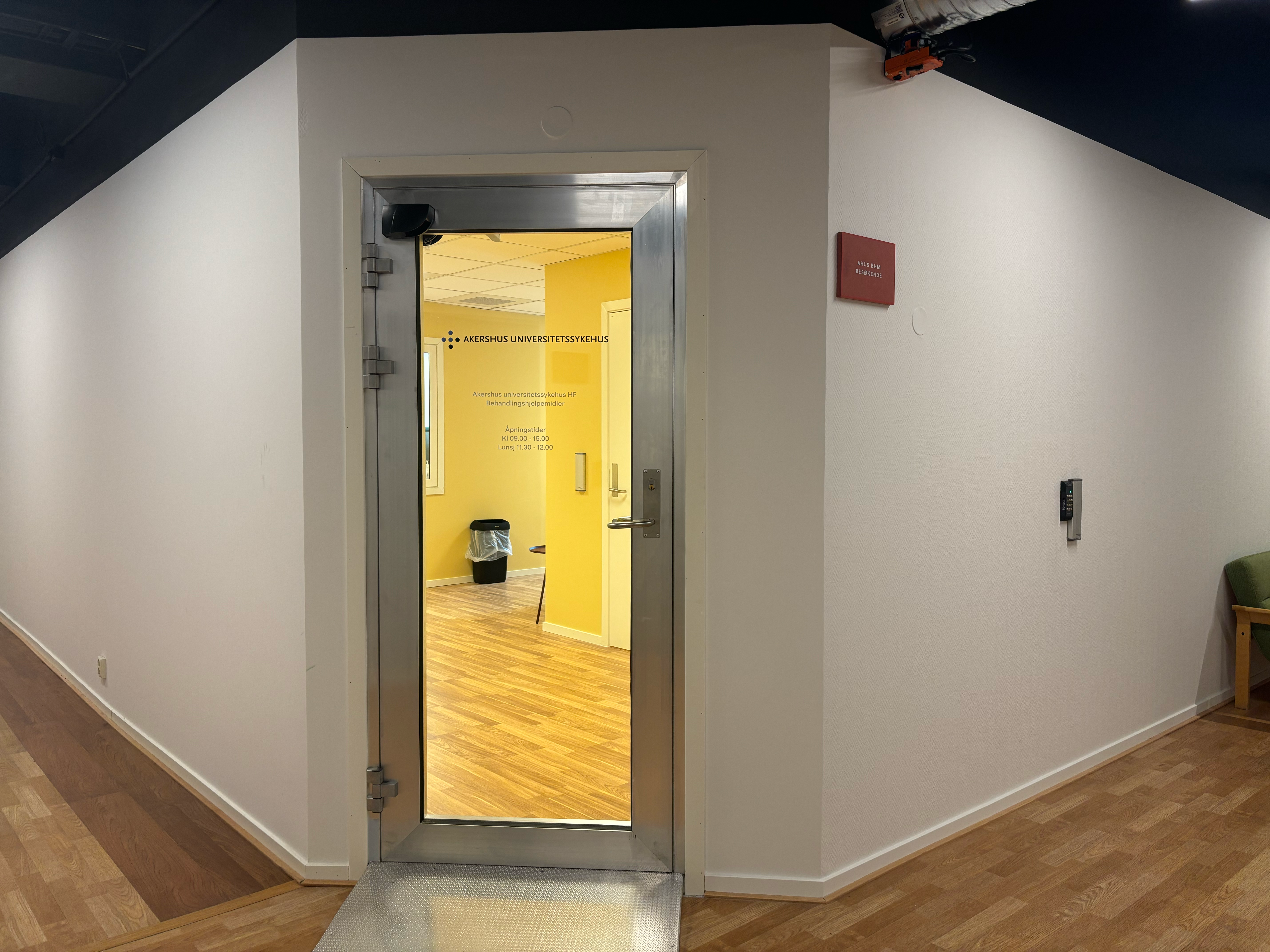 inngang inne i bygget