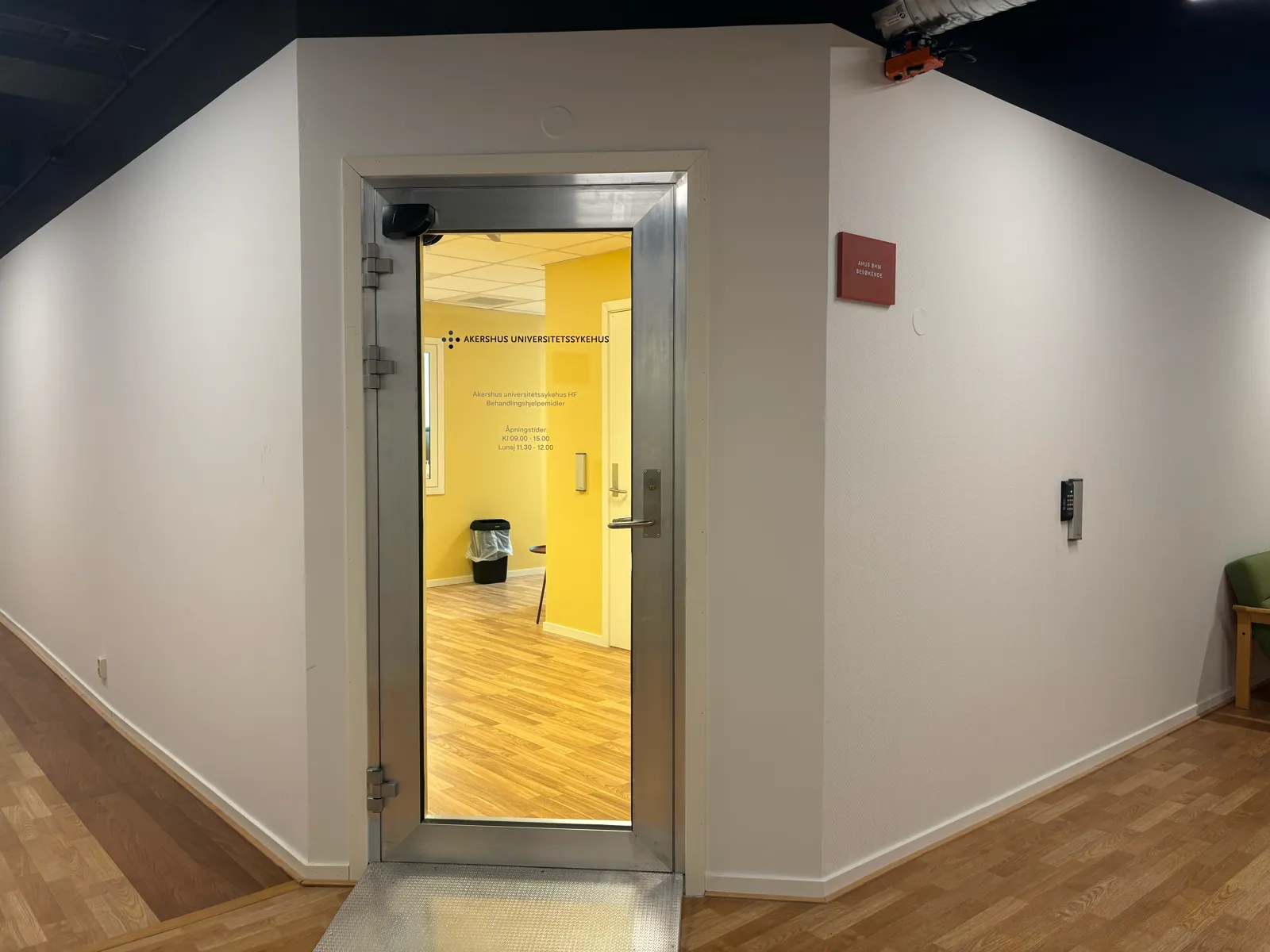 inngang inne i bygget