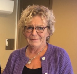 En person som bruker briller