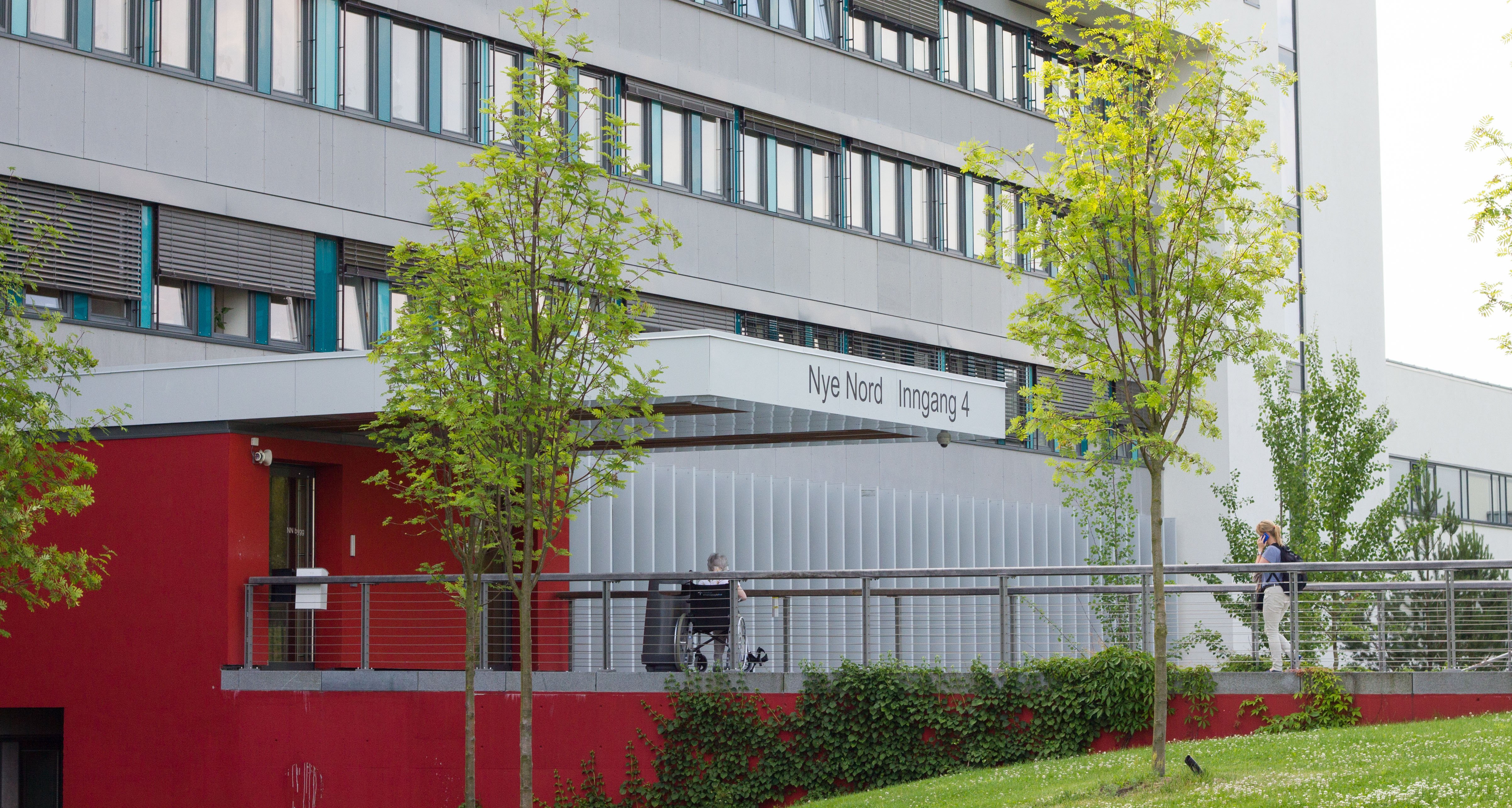 Hovedinngang Nye nord sett fra siden