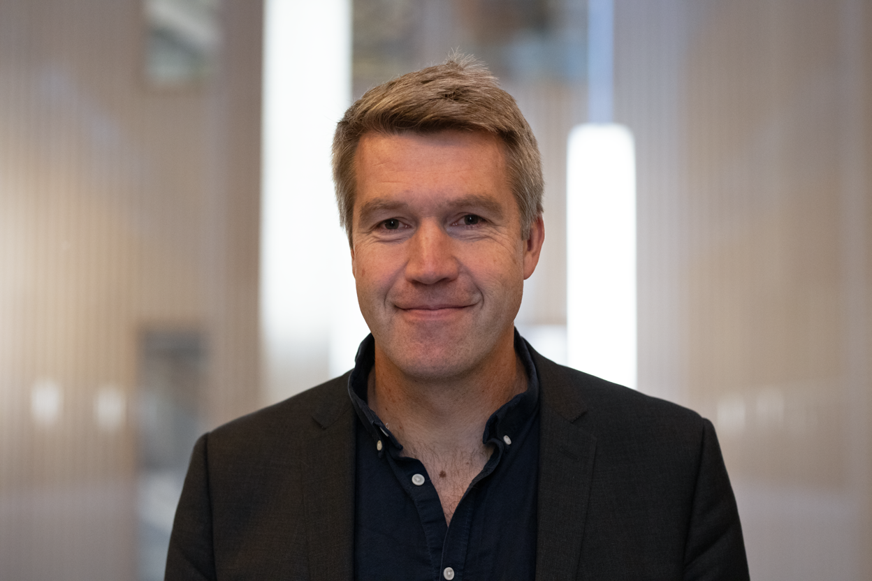 portrett av Erik Borge Skei